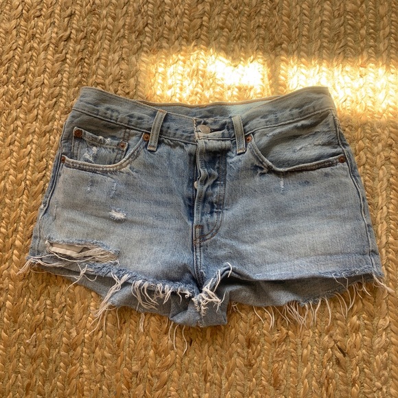 Levi’s - Picture 2 of 2